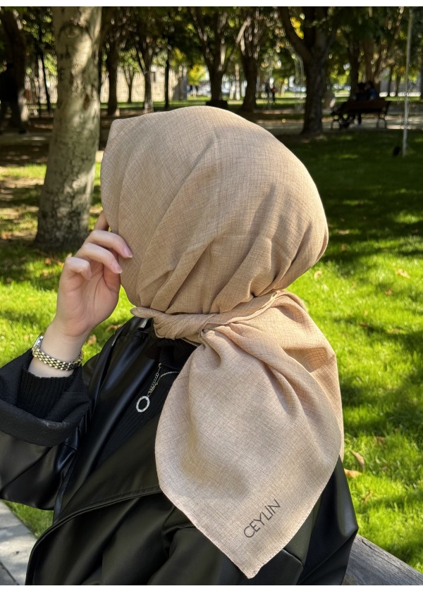  Ceylin Krep Lakost Eşarp	