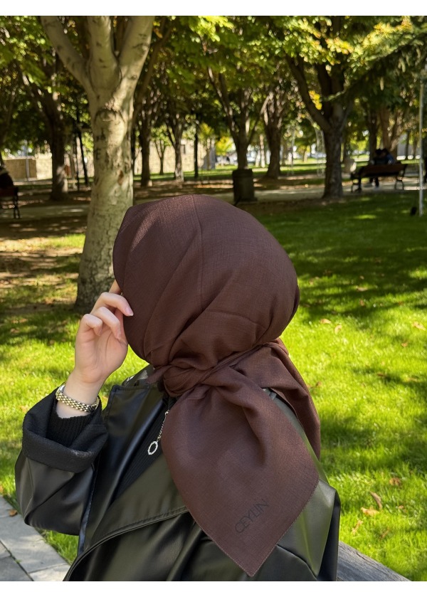  Ceylin Krep Lakost Eşarp	